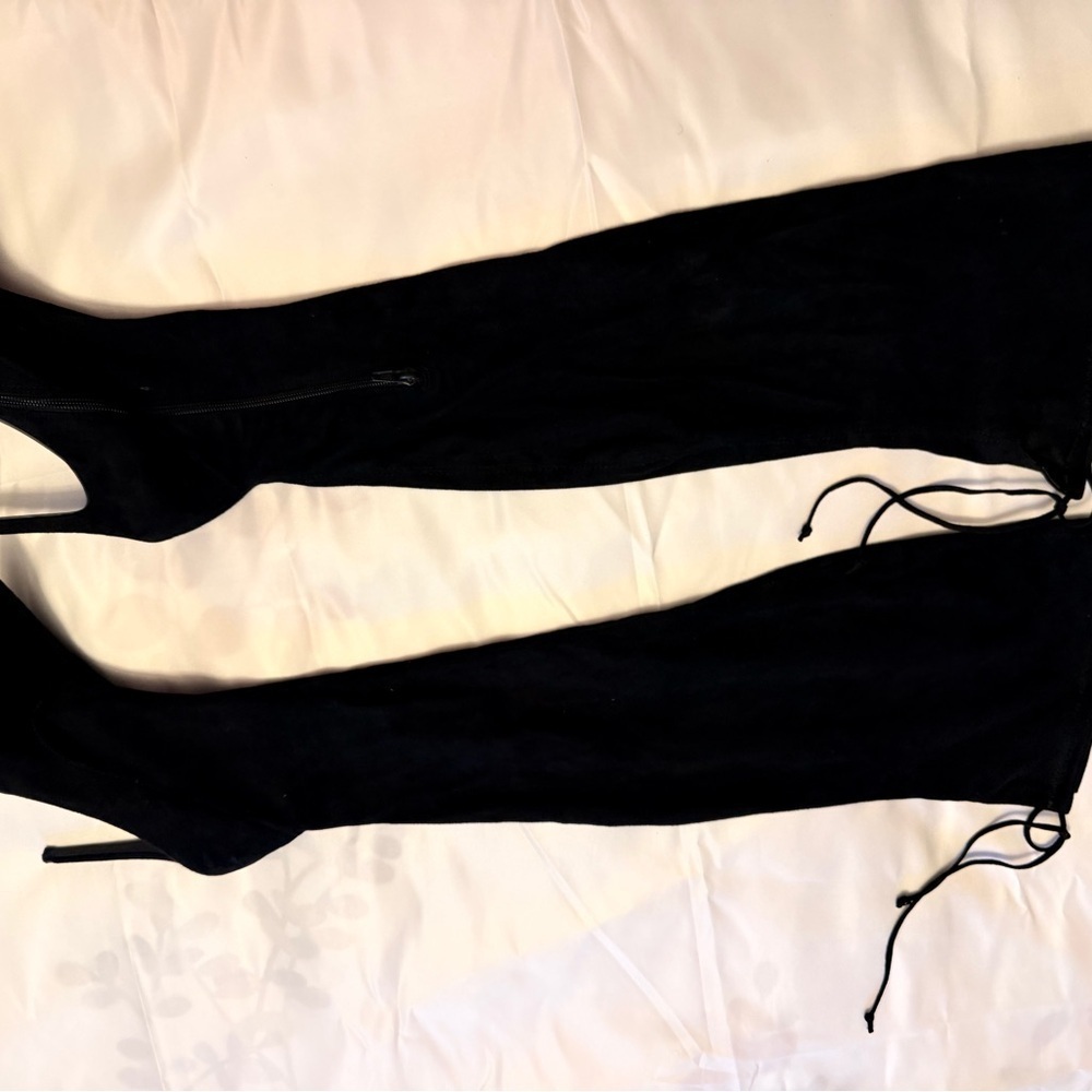 Black Over-the-Knee Heeled Boots (Size 8) Forever 21 winter boots suede